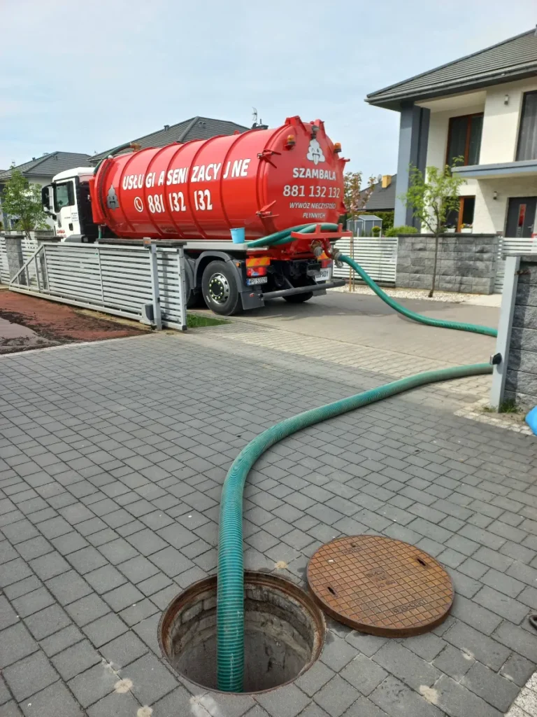 Awaryjny wywóz szamba 1 Opróżnianie przydomowej oczyszczalni ścieków przez firmę Szambala