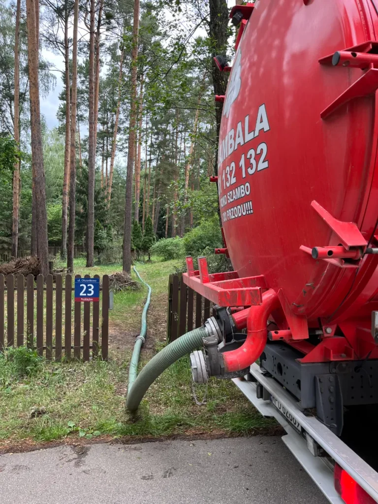 usługi asenizacyjne z wykorzystaniem długiego węża
